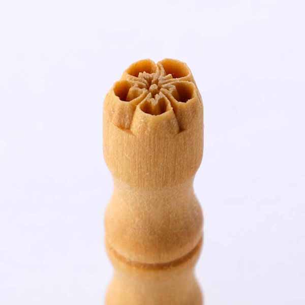 1.0cm round.  Hibiscus Flower Outli... 
