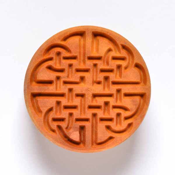 4 cm Celtic Knot 1 